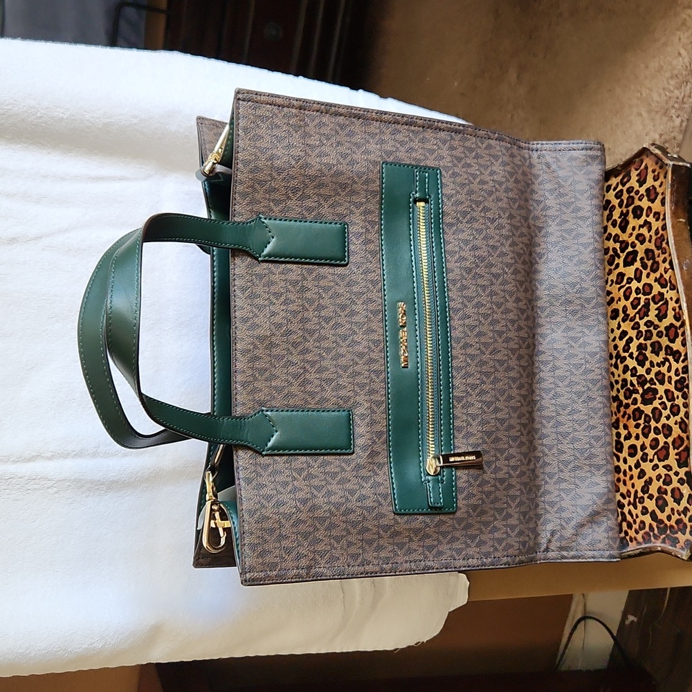 MK Kenly Large Graphic Tote Bag